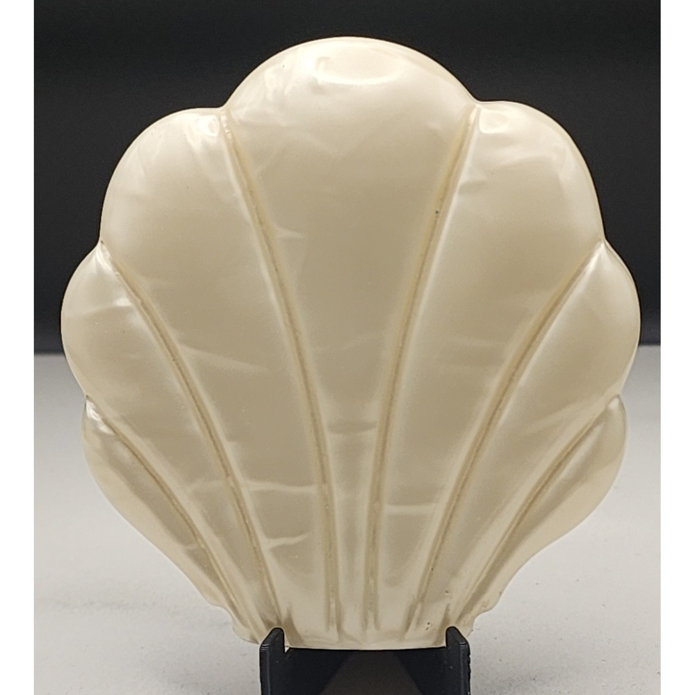 Vintage Cream Seashell Scarf Clip Pearlescent Gold Tone Coastal Nautical Shell